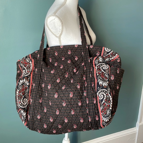Vera Bradley Handbags - Vera Bradley large duffel bag brown zipper quilted light weight travel